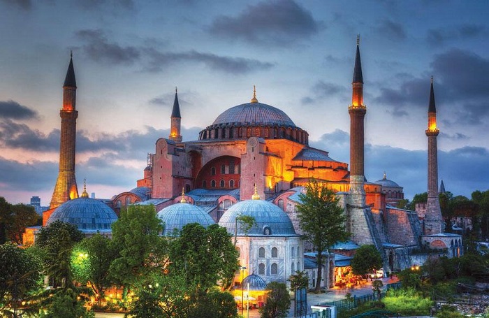 4-Day Turkish Adventure: Explore Istanbul’s Iconic Landmarks and Cultural Delights